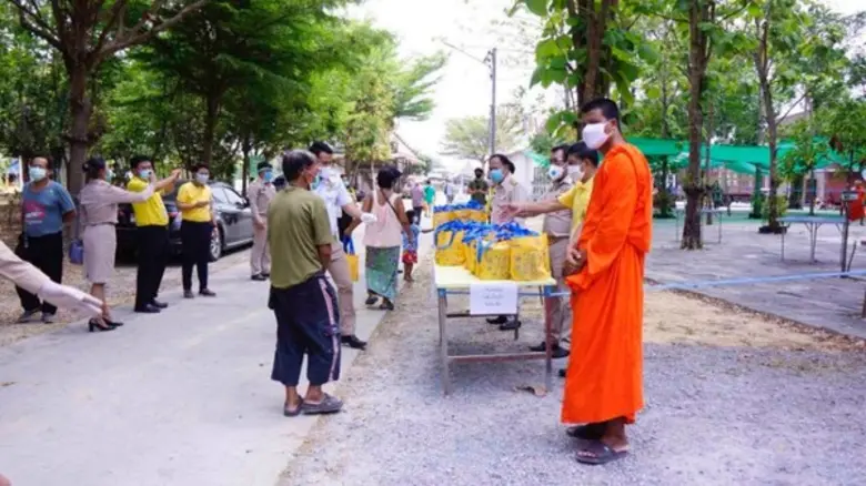 ถึงเวลา พระช่วยโยม  ตั้งโรงทานต้านโควิด” ณ วัดโตนด