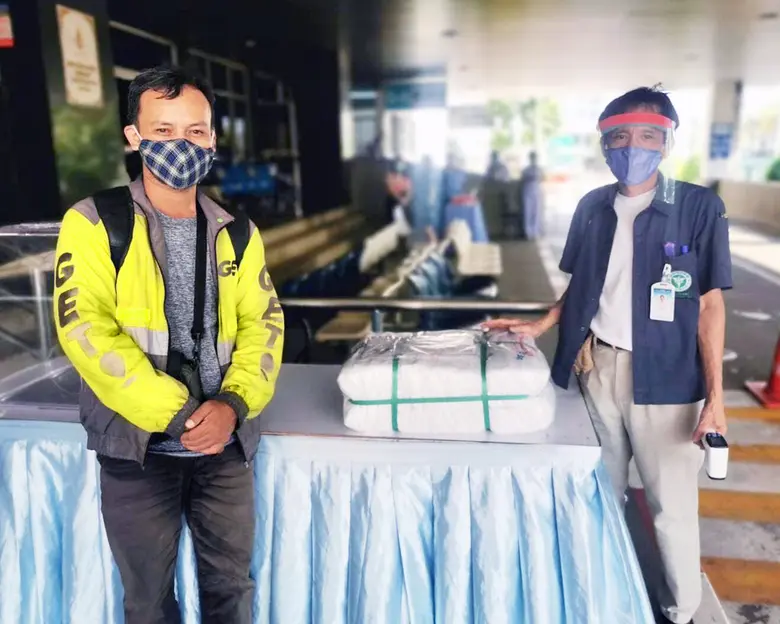 คนขับ GET ร่วมสนับสนุน เจ.เอส. อุตสาหกรรมพลาสติก ส่งมอบอุปกรณ์ทางการแพทย์แก่ 6 โรงพยาบาล เป็นส่วนหนึ่งในการให้กำลังใจฮีโร่หมอ-พยาบาล