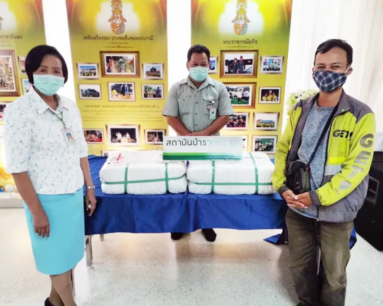 คนขับ GET ร่วมสนับสนุน เจ.เอส. อุตสาหกรรมพลาสติก ส่งมอบอุปกรณ์ทางการแพทย์แก่ 6 โรงพยาบาล เป็นส่วนหนึ่งในการให้กำลังใจฮีโร่หมอ-พยาบาล