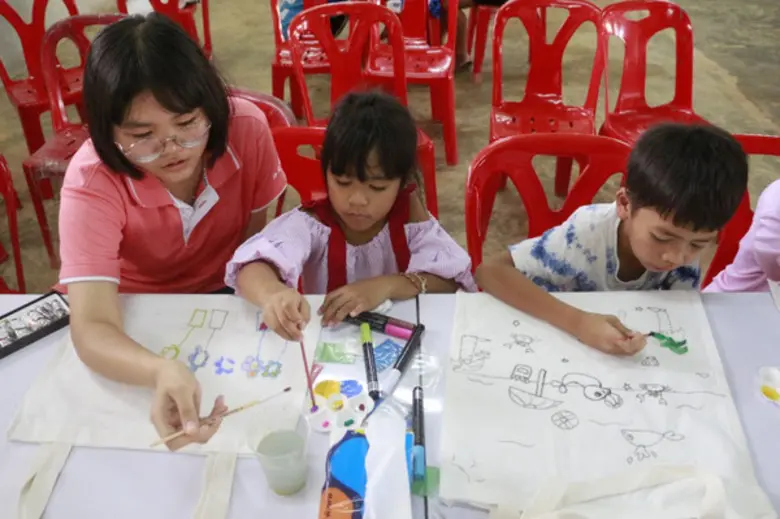 ทุกวันเสาร์และอาทิตย์ซึ่งเป็นวันหยุดของเด...