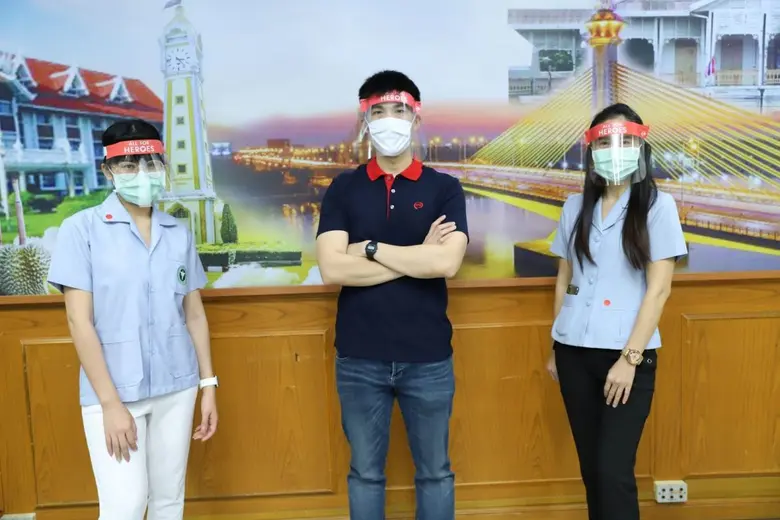 พนักงานเซ็นทรัลพัฒนาทั่วประเทศ ร่วมใจทำหน้ากาก Face Shield กว่า 60,000 ชิ้น ส่งมอบบุคลากรทางการแพทย์ให้กำลังใจฮีโร่สู้โควิด-19