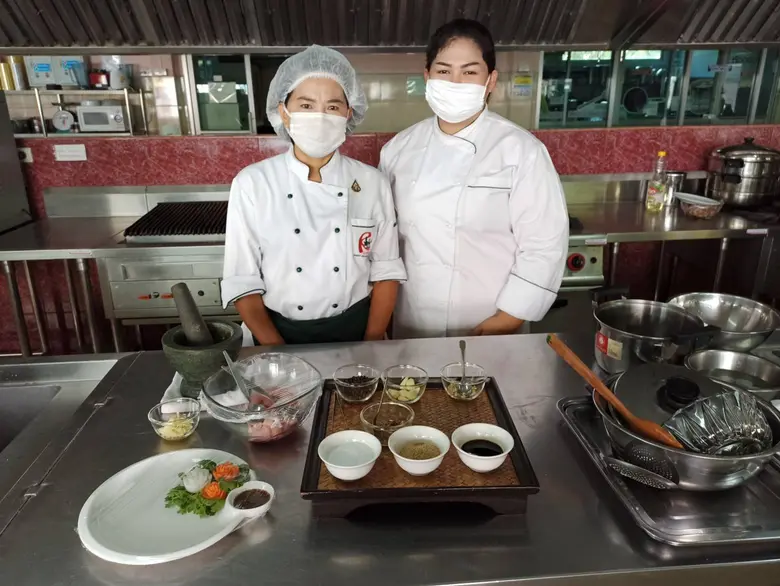 ขานรับนโยบาย รมว.ศธ. อาชีวะภูเก็ตผุดศูนย์ฝึกอาชีพด้านอาหารออนไลน์