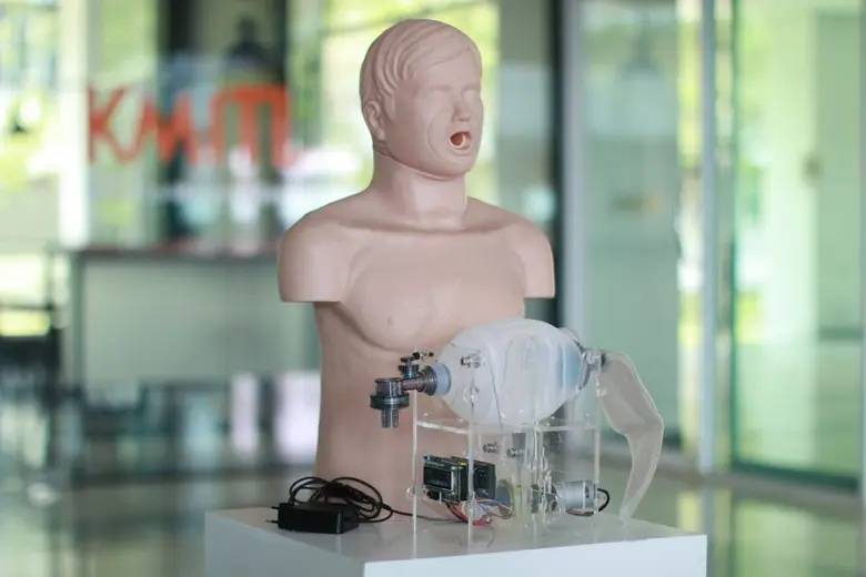 สจล. ยืนหยัดเคียงข้างบุคลากรทางการแพทย์ เปิดตัว KMITL GO FIGHT COVID-19 ศูนย์รวมนวัตกรรมสู้ภัยโควิด-19 พร้อมเผยมาตรการเยียวยานักศึกษา