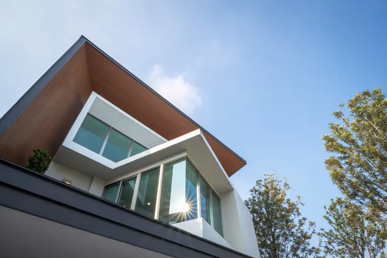 บ้านคือสถานที่ที่ปลอดภัยที่สุด ดูเหมือนคำ...