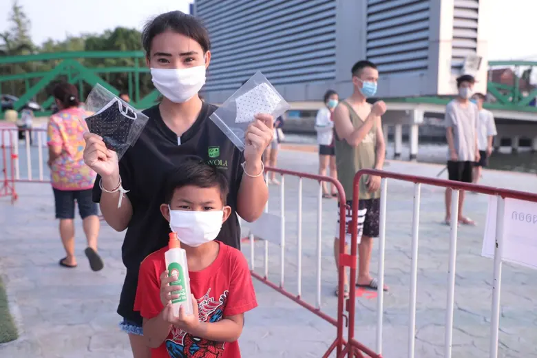 'ม.กรุงเทพธนฯ-สาธิตกรุงเทพธนฯ’ ร่วมมอบหน้ากากผ้า-เจลล้างมือ เฟสแรก เรียบร้อยแล้ว