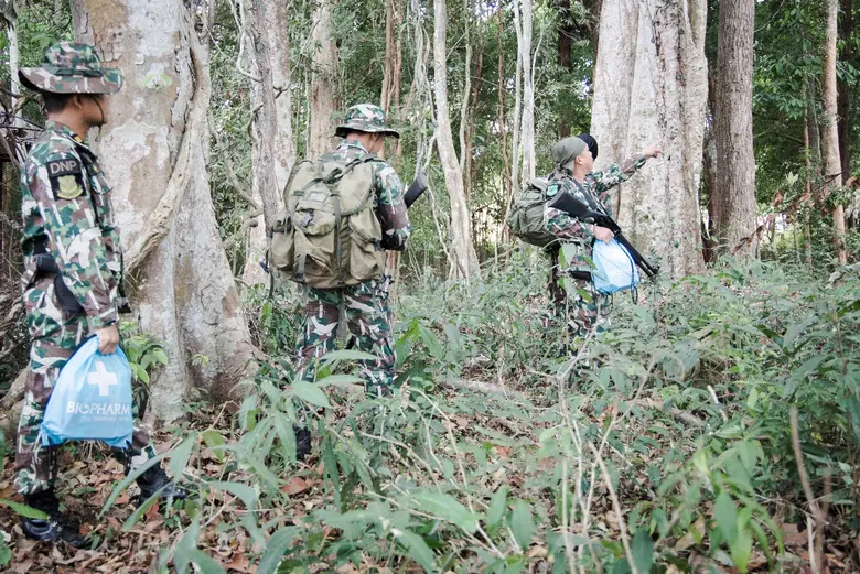 ส่องชีวิต "นักรบแห่งพงไพร" ในวันที่ป่าได้หยุดพัก แต่หน้าที่พิทักษ์ฯ ไม่เคยหยุด ไบโอฟาร์ม ส่งมอบยาและเจลล้างมือ สนับสนุนการทำงานของเจ้าหน้าที่