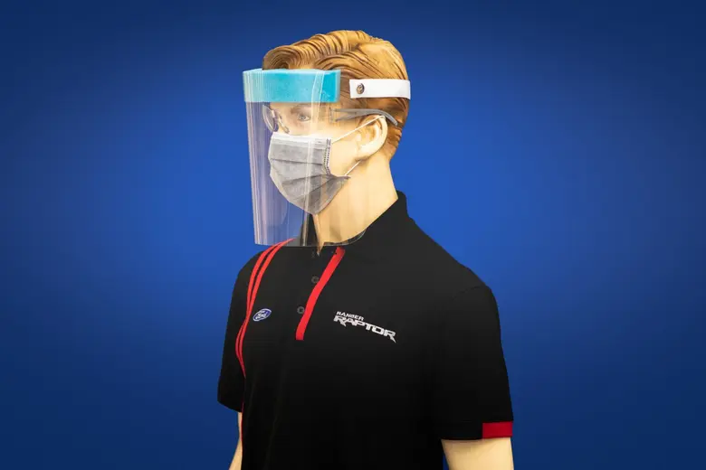 อาสาสมัครพนักงานฟอร์ดในประเทศไทยร่วมผลิตหน้ากาก ป้องกันใบหน้า 100,000 ชิ้น เพื่อบุคลากรทางการแพทย์และสนับสนุนหน่วยงานต่างๆ รับมือโควิด-19