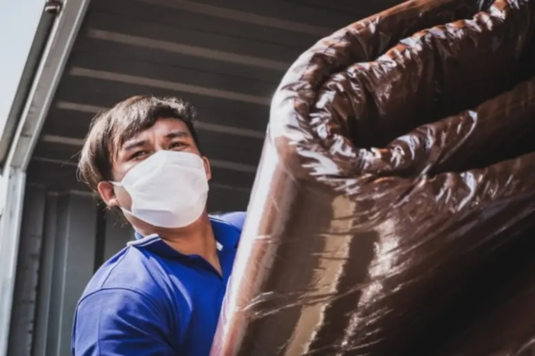 คาราวาน “Lotus Rangers” ออกปฏิบัติการส่งที่นอนสนาม 3,000 ชุด มูลค่ากว่า 10 ล้านบาท ถึงมือเหล่านักรบชุดขาวใน 26 โรงพยาบาลสนาม