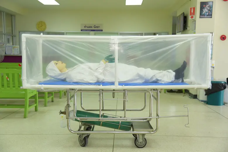 เอสซีจี เดินหน้าปกป้องบุคลากรทางการแพทย์ ส่งมอบ “อุปกรณ์ป้องกันเชื้อฟุ้งกระจาย”  ให้ รพ. เฉลิมพระเกียรติสมเด็จพระเทพรัตนราชสุดาฯ สยามบรมราชกุมารี ระยอง