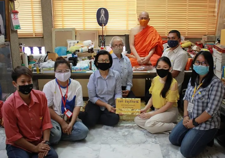 “ธนูลักษณ์” ผลิตหน้ากากผ้านาโนแอนตี้แบคทีเรีย มอบให้ชุมชน วัด และโรงพยาบาล