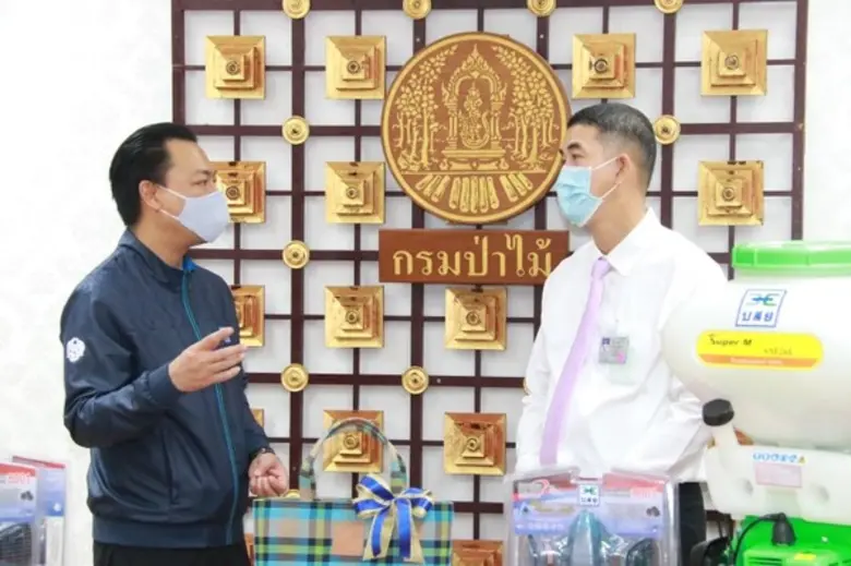 บสย. มอบอุปกรณ์ดับไฟป่า