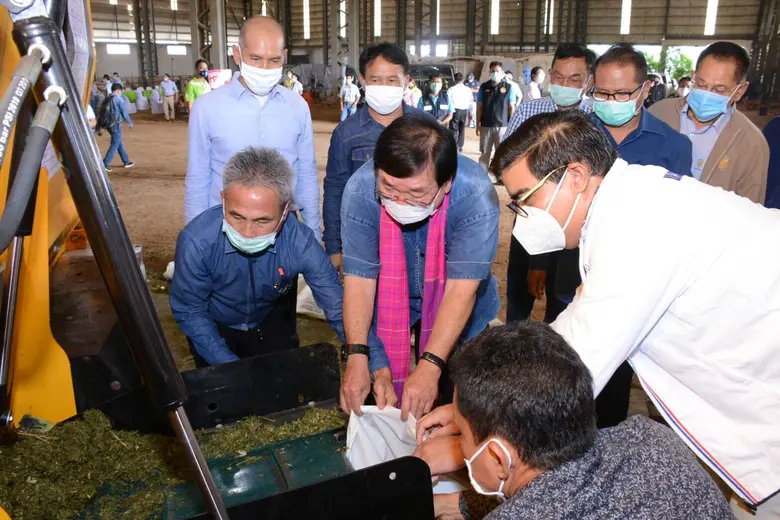 'รมช.ประภัตร’ ชู "DLD Model" ตั้ง Feed Center นำร่องที่โคราช ดันเป็นแหล่งผลิตอาหารสัตว์ TMR ที่พร้อมเสิร์พใหญ่สุดในไทย