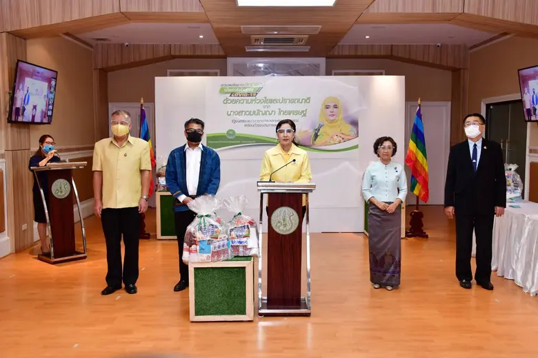 นางสาวมนัญญา ไทยเศรษฐ์ รัฐมนตรีช่วยว่าการ...