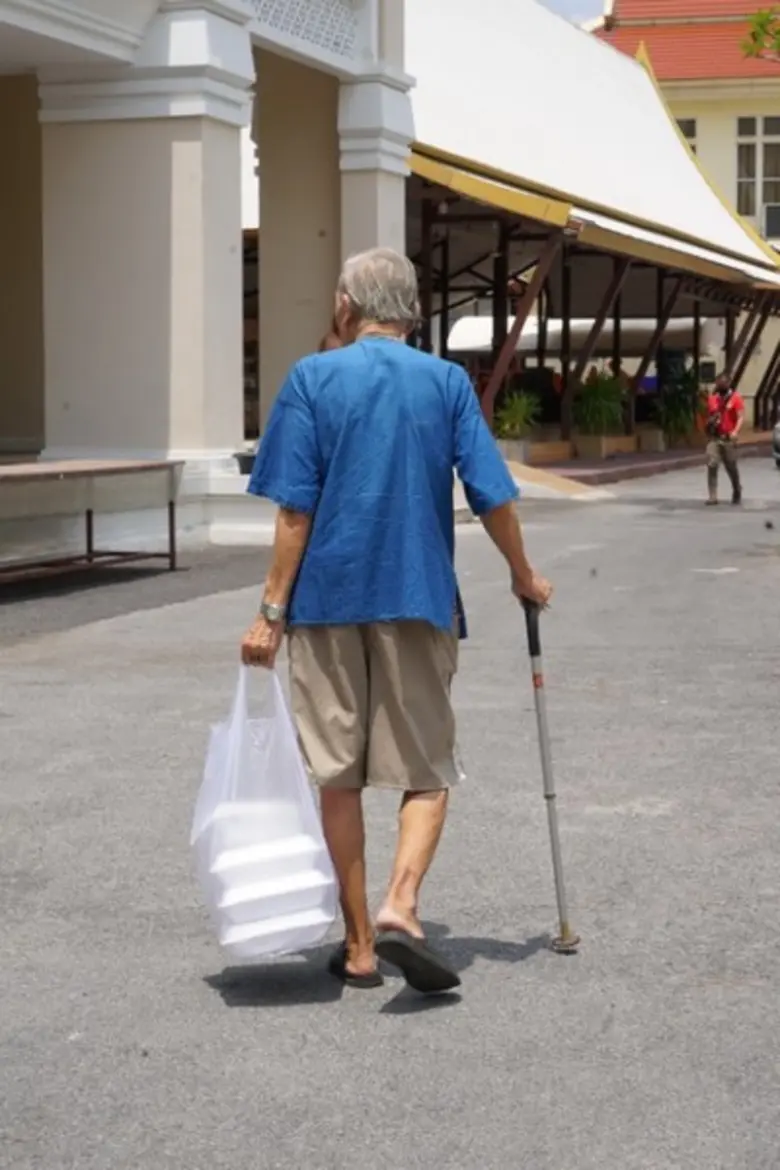 ธีรพร คลินิก ร่วมเป็นกำลังใจฝ่าฟัน โควิด-19