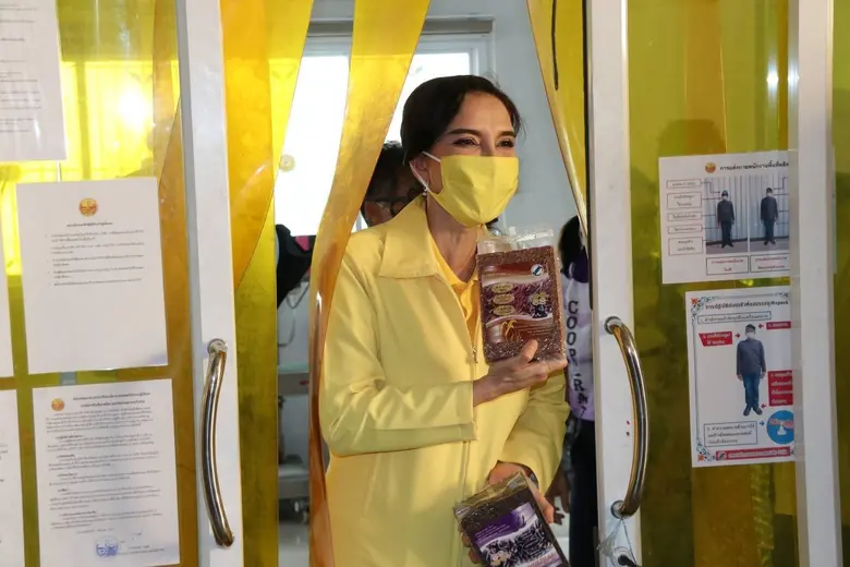 "มนัญญาลงพื้นที่ร้อยเอ็ด ชมศักยภาพสหกรณ์การเกษตรเกษตรวิสัย จำกัด "