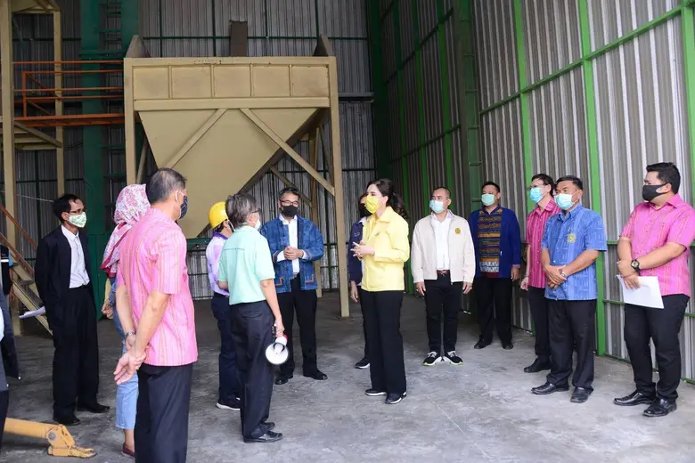 มนัญญาลงพื้นที่ร้อยเอ็ด ชมศักยภาพสหกรณ์การเกษตรเกษตรวิสัย จำกัด