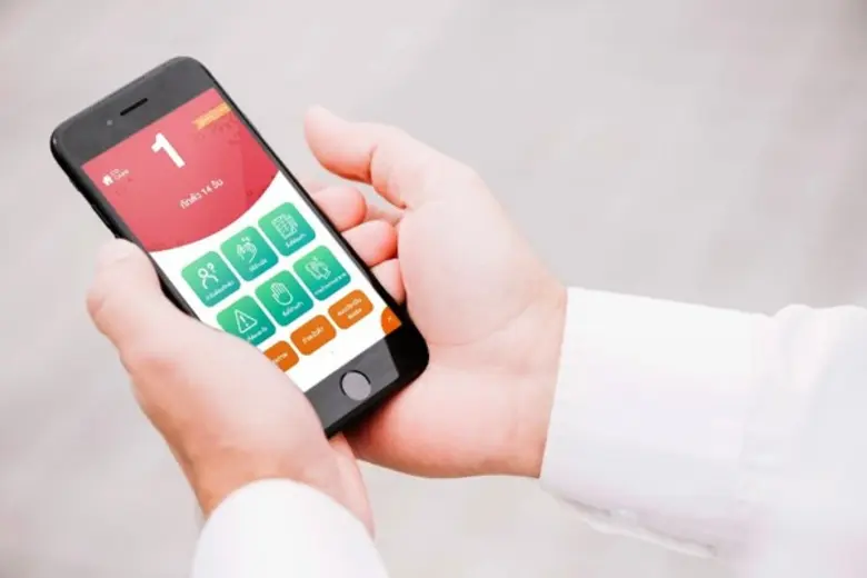 นายแพทย์ก้องเกียรติ เกษเพ็ชร์ ผู้ก่อตั้ง Thai CoCar...