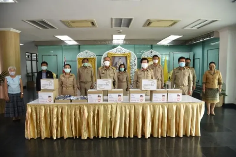 กรมการข้าวส่งมอบหน้ากากอนามัยแก่ศูนย์เมล็ดพันธุ์ข้าวและศูนย์วิจัยข้าว ต้านภัยโควิด 19