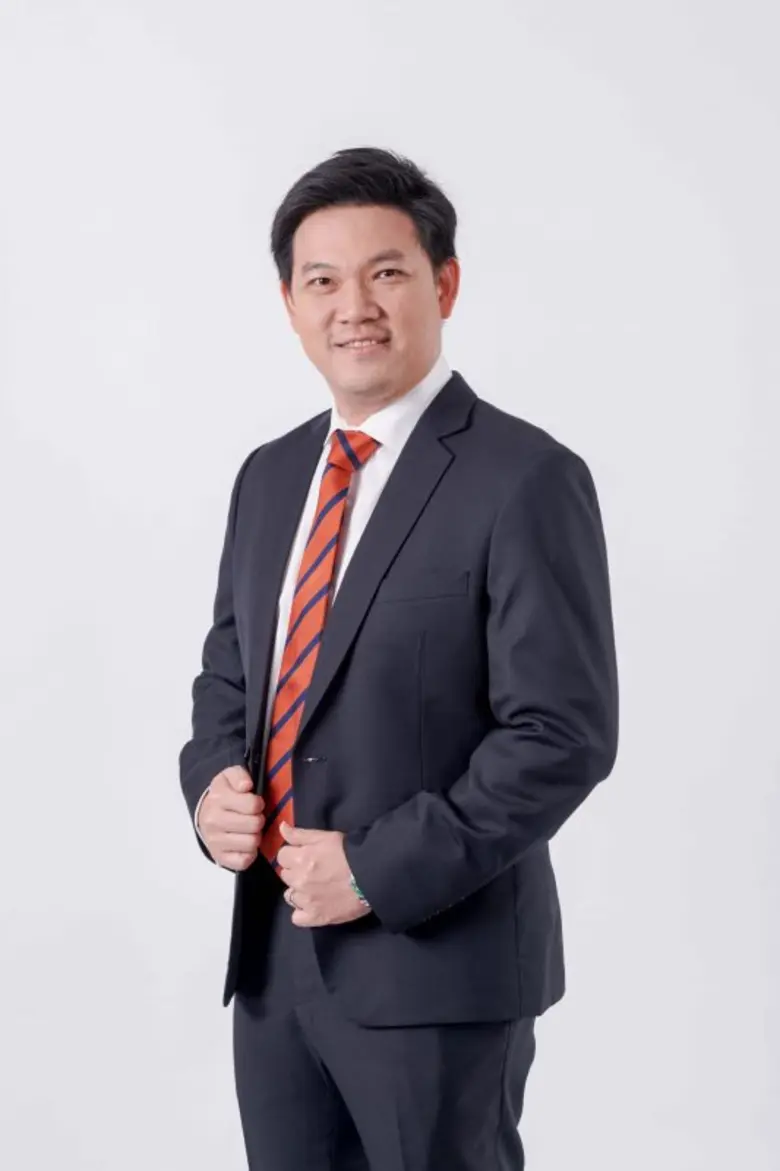 นายปรีชา รุธิรพงษ์ ประธานเจ้าหน้าที่สายงานการตลาด บ...