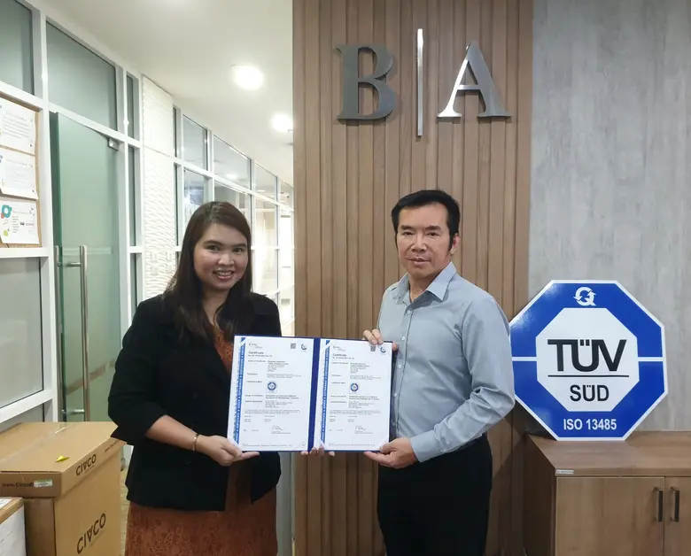 คุณสมพงษ์ ชื่นกิติญานนท์ ประธานเจ้าหน้าที...