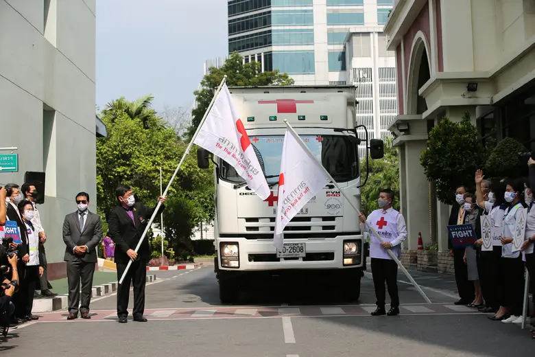 ภาพข่าว: สภากาชาดไทยแถลงข่าวปล่อยคาราวานอาสาร่วมใจสู้ภัยโควิด