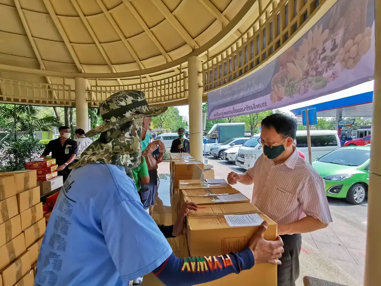 โออาร์ ร่วมกับ ธ.ก.ส. เปิด “พื้นที่ปันสุข” ให้เกษตรกรจำหน่ายมะม่วงน้ำดอกไม้ที่ พีทีที สเตชั่น