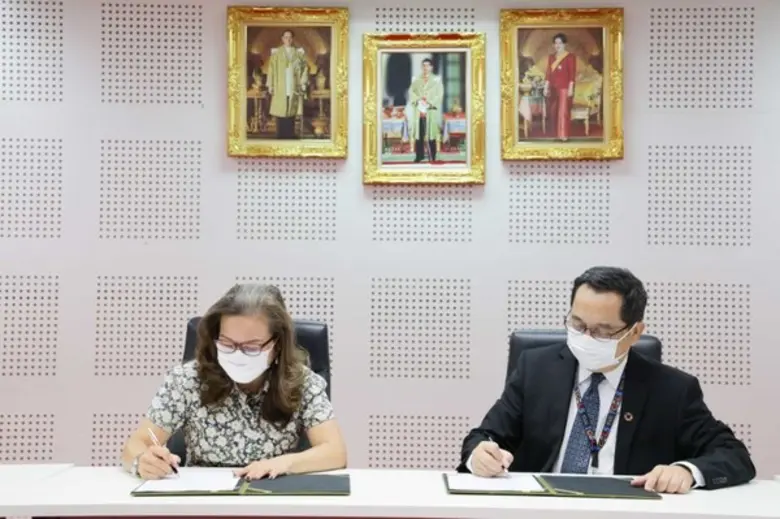 ดร.นเรศ ดำรงชัย ผู้อำนวยการศูนย์ความเป็นเ...