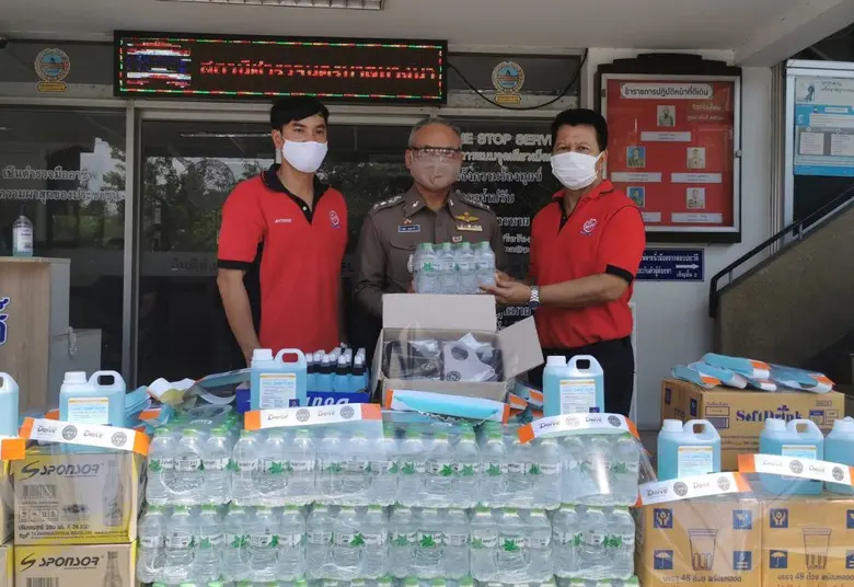 นายอนุชาติ ดีประเสริฐ (ที่ 3 จากซ้าย) กรร...