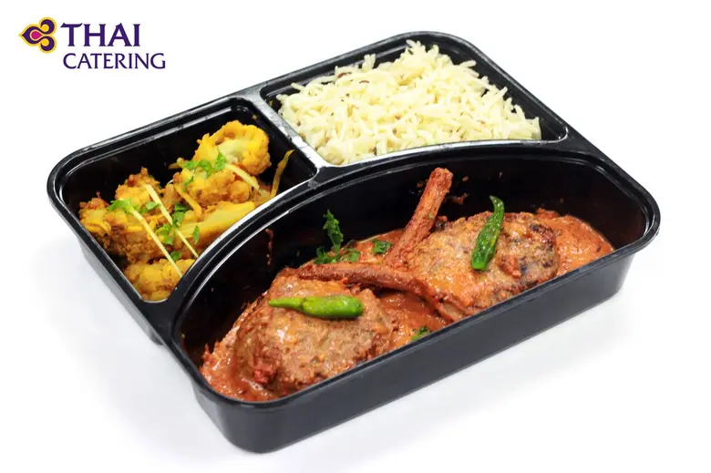 การบินไทยเสิร์ฟอาหารกล่องพรีเมียมเมนูพิเศษ “THAI Catering Chef’s Signature Meal Box” ให้คุณอิ่ม อร่อย อยู่บ้าน