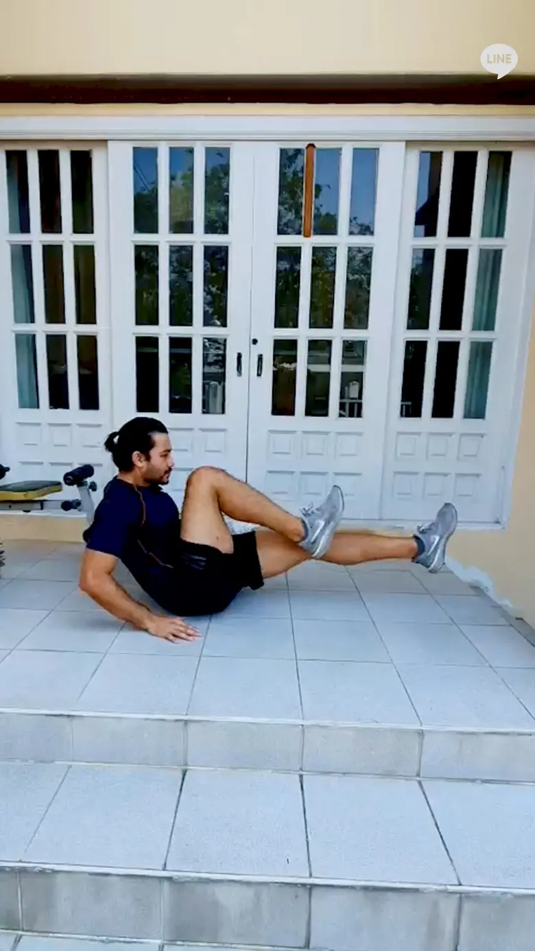 วี ฟิตเนส โซไซตี้ ส่งตรงคลาสออกกำลังกายออนไลน์ กับ “PT Training Online Face to Face” ผ่าน Line VDO Call เสมือนมีเทรนเนอร์ส่วนตัว