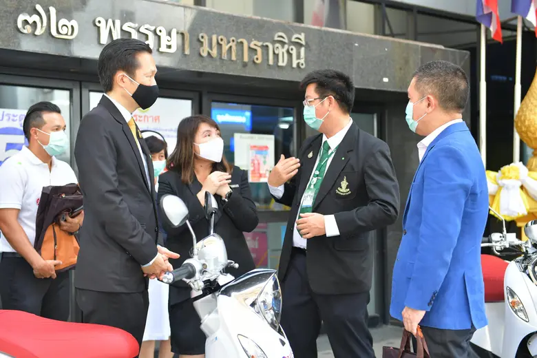 โรงพยาบาลเจริญกรุงประชารักษ์ รับมอบ "ฟีโน่" ใช้สู้ภัย โคโรน่าไวรัส 2019