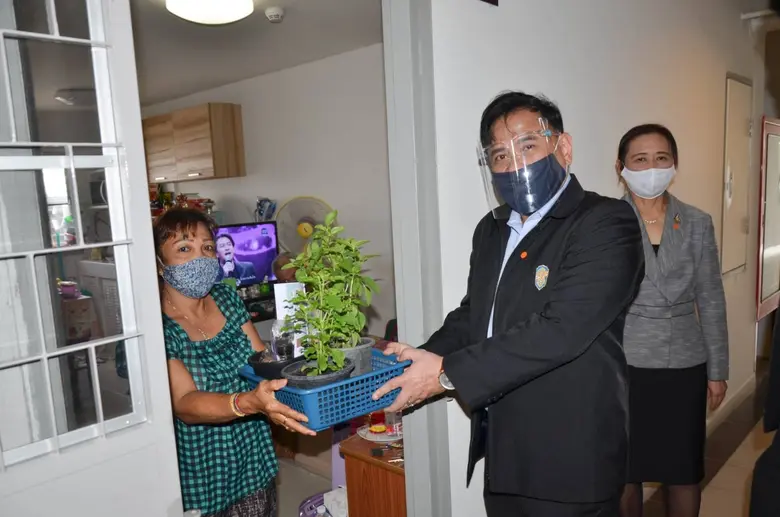 นางศิลปสวย ระวีแสงสูรย์ ปลัดกรุงเทพมหานคร กล่าวตามท...