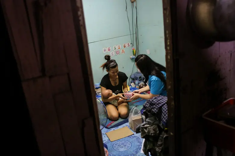 ยูนิเซฟจับมือพันธมิตร ลงพื้นที่มอบสิ่งของจำเป็นแก่เด็กและครอบครัวที่ขาดแคลนเพื่อรับมือโควิด-19