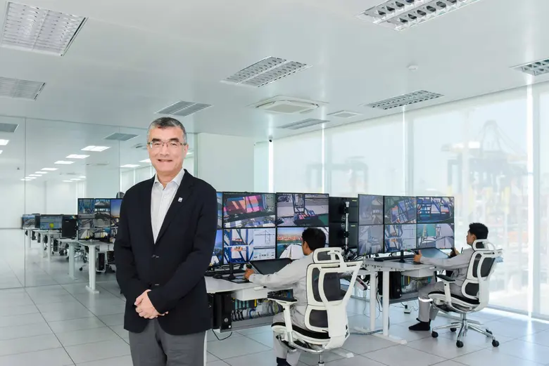 - ฮัทชิสัน พอร์ท ประเทศไทย เป็นท่าเทียบเร...