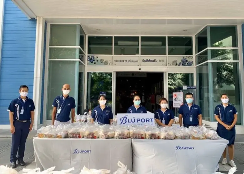 บลูพอร์ต หัวหิน แจกชุดอาหารแห้ง 500 ชุด ใ...