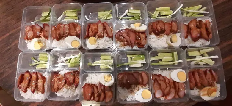 ฮั่ว เซ่ง ฮง ร่วมใจสู้ จัดทำข้าวกล่องแจกผู้ที่ได้รับผลกระทบจากโควิด – 19