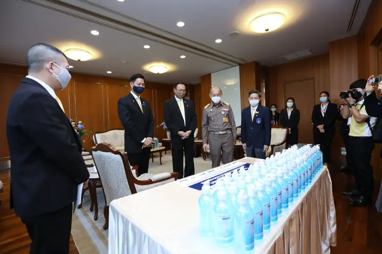 กลุ่ม ปตท. จัดหาเจลแอลกอฮอล์มอบให้ มูลนิธิโรงพยาบาลสมเด็จพระยุพราช และมูลนิธิธรรมาภิบาลทางการแพทย์  สู้ภัย COVID-19