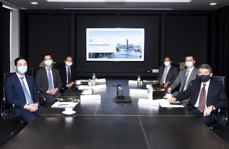 นายวิกรม คุ้มไพโรจน์ ประธานกรรมการ (ที่สา...