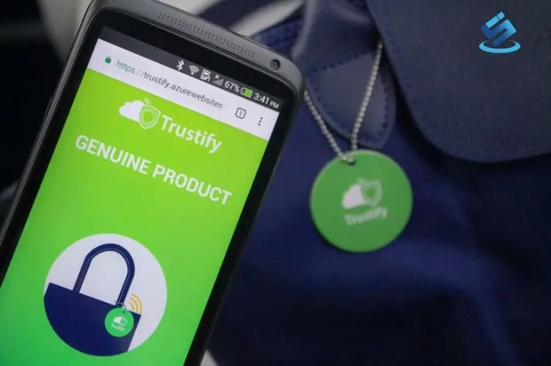 นายมานพ ธรรมสิริอนันต์ ประธานเจ้าหน้าที่บ...