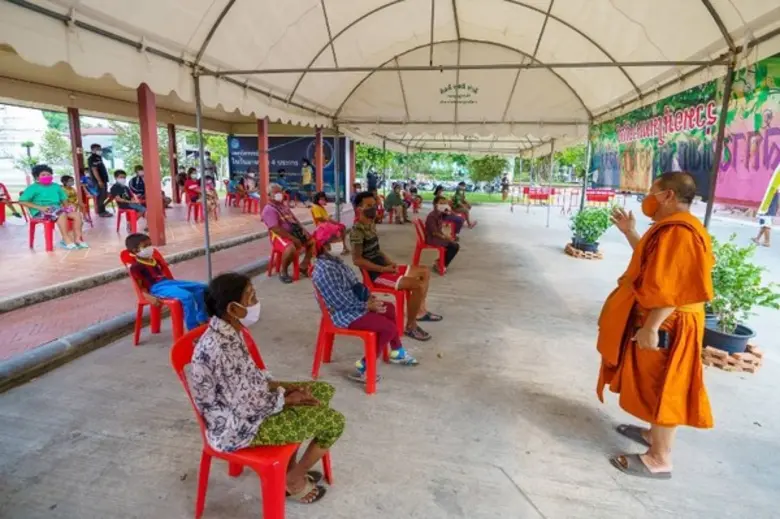 ไทยพุทธ-มุสลิมปลื้ม วัดศาลาปูนฯ ช่วยบรรเทาทุกข์ เจ้าอาวาสตื่นทอดไข่ทำอาหารชุดแจกกว่า 3 พันคนทุกวัน