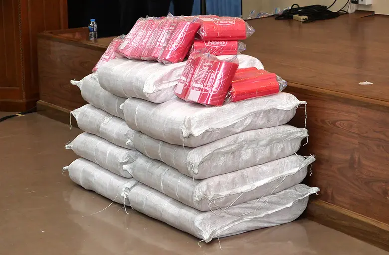 “ฮีโร่” นำทัพเดินหน้าสู้โควิด-19 หวังลดการแพร่เชื้อ บริจาคถุงซิปเอนกประสงค์กว่า 1 ล้านใบ แด่กระทรวงสาธารณสุข