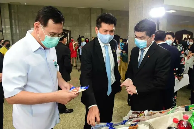 ซีพีเอฟ ส่งกำลังใจให้ อสม. ทั่วไทย ช่วยค่าครองชีพ มอบคูปองส่วนลดจากใจ 1 ล้านใบ