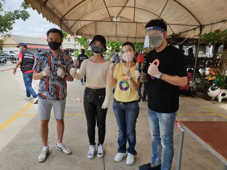 ผู้ประกาศข่าวช่อง 8 ร่วมปันน้ำใจมอบอาหารให้กับผู้เดือดร้อนในช่วงโควิด-19