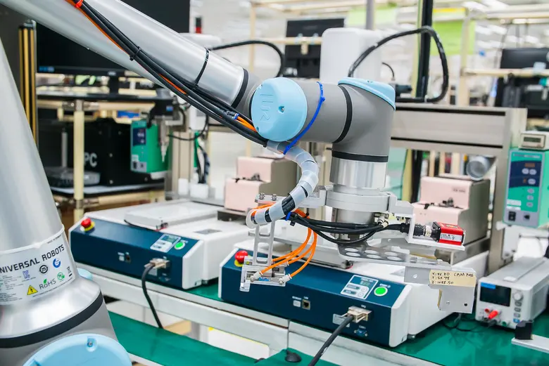 ยูนิเวอร์ซัล โรบอท (Universal Robots) บริ...