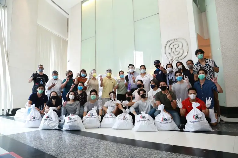 ผู้บริหารช่อง 3 ร่วมด้วยคณะผู้จัดละคร และ...