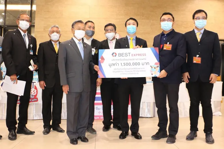 คุณชวน หลีกภัย ประธานรัฐสภาและประธานสภาผู...