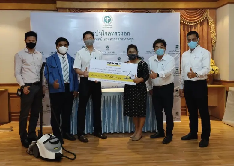 คำบรรยายภาพ: (จากซ้ายไปขวา) คุณวรพจน์ ช่า...