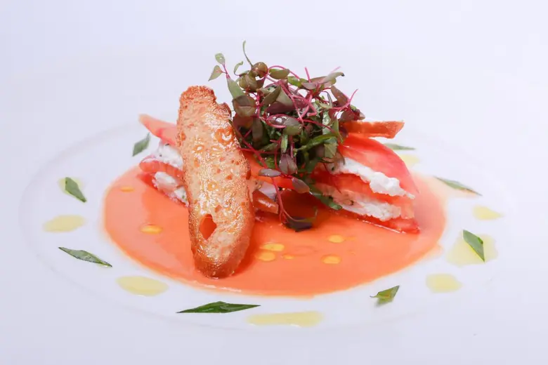 ห้องอาหารเรดสกาย โรงแรมเซ็นทาราแกรนด์ฯ เซ็นทรัลเวิล...