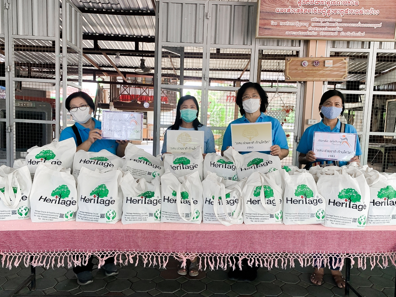 มูลนิธิเฮอริเทจประเทศไทย ร่วมกับภาคีเครือข่ายจัดทำโครงการ “อสม.ช่วยชาติ ต้านโควิด” ส่งมอบชุดป้องกันช่วยเหลืออาสาสมัครสาธารณสุข