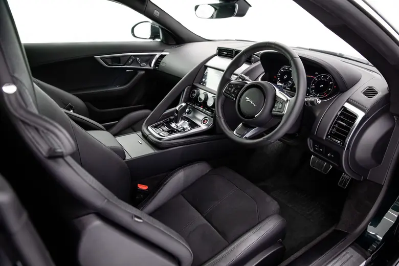 จากัวร์ เอฟ-ไทป์ โฉมใหม่ เปิดตัวครั้งแรกในประเทศไทย ราคาเริ่มต้น 6.4 ล้านบาท พร้อมโปรแกรม Car Configurator เลือกออกแบบรถยนต์ตามความต้องการ